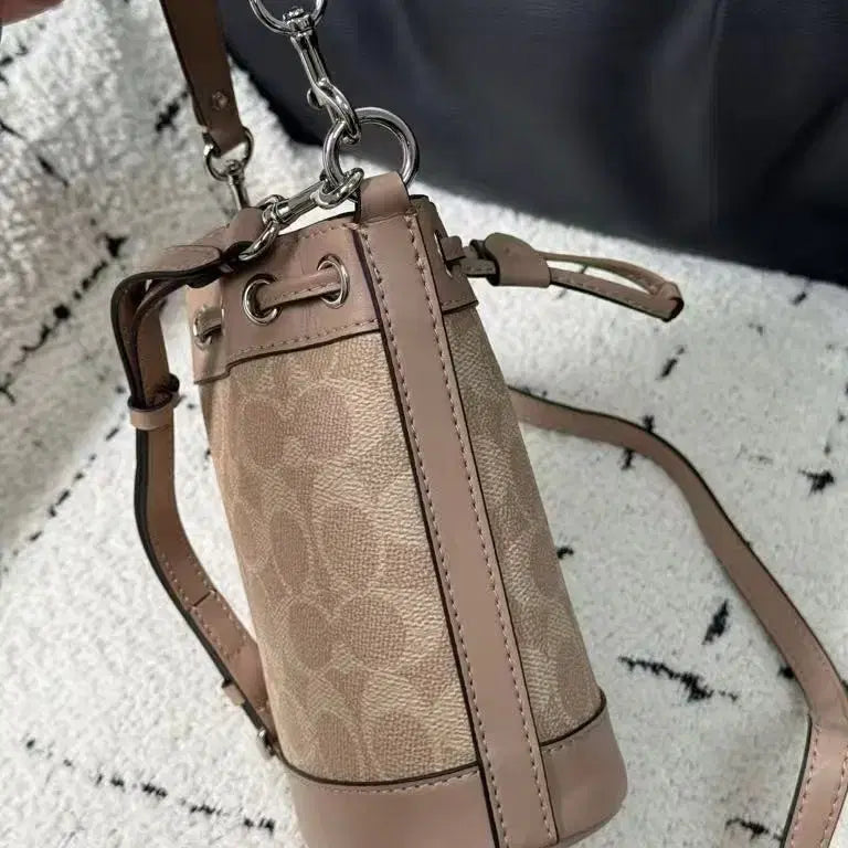 [BUNJANG] Coach Mini Bucket Bag / 코치 최신 미니 버킷백으로 토트 겸 크로스 가능