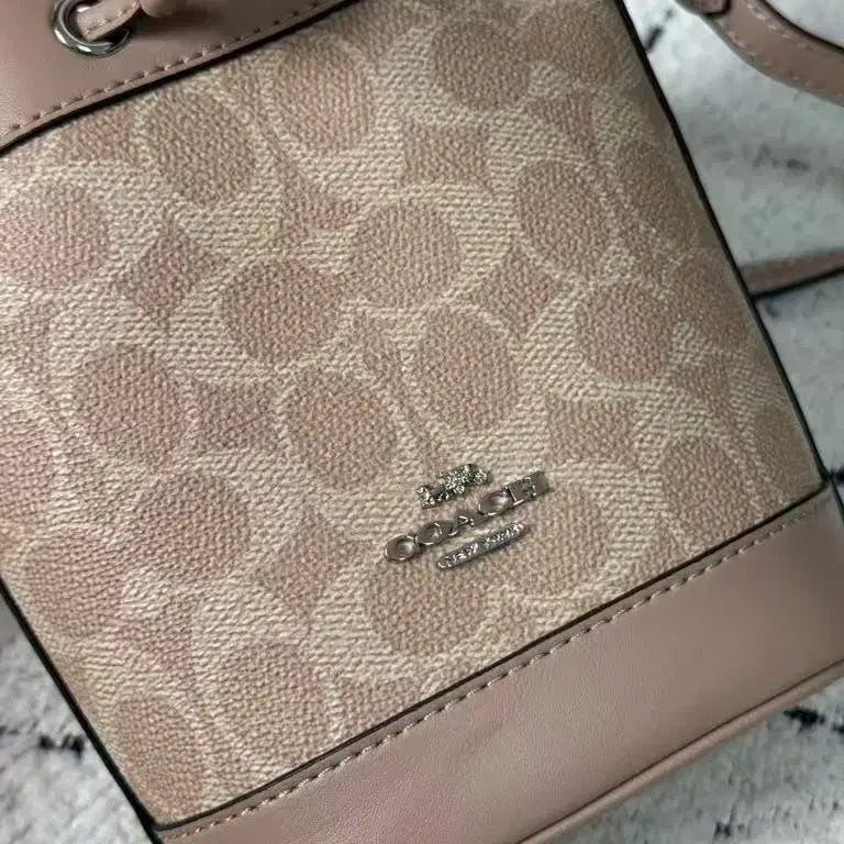 [BUNJANG] Coach Mini Bucket Bag / 코치 최신 미니 버킷백으로 토트 겸 크로스 가능