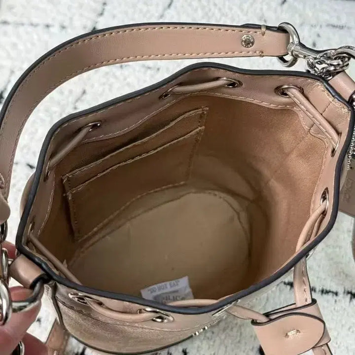 [BUNJANG] Coach Mini Bucket Bag / 코치 최신 미니 버킷백으로 토트 겸 크로스 가능