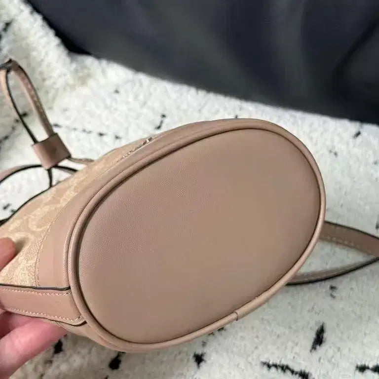 [BUNJANG] Coach Mini Bucket Bag / 코치 최신 미니 버킷백으로 토트 겸 크로스 가능