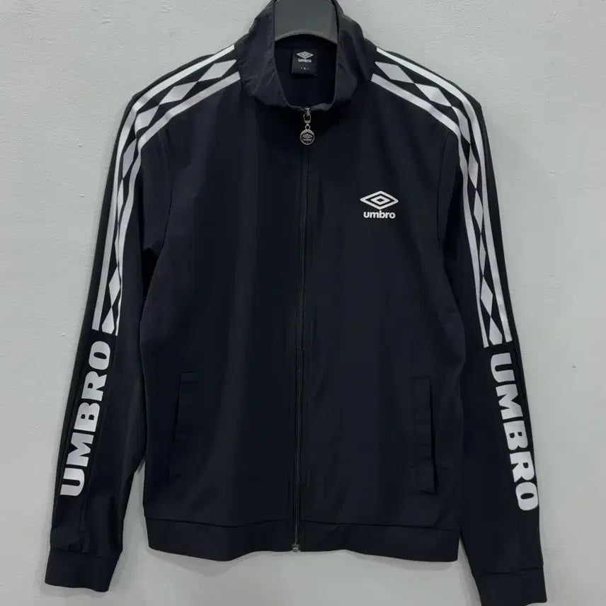 [BUNJANG] Umbro Side Line Windbreaker Jacket (Size 95) / 엄브로 사이드라인 바람막이