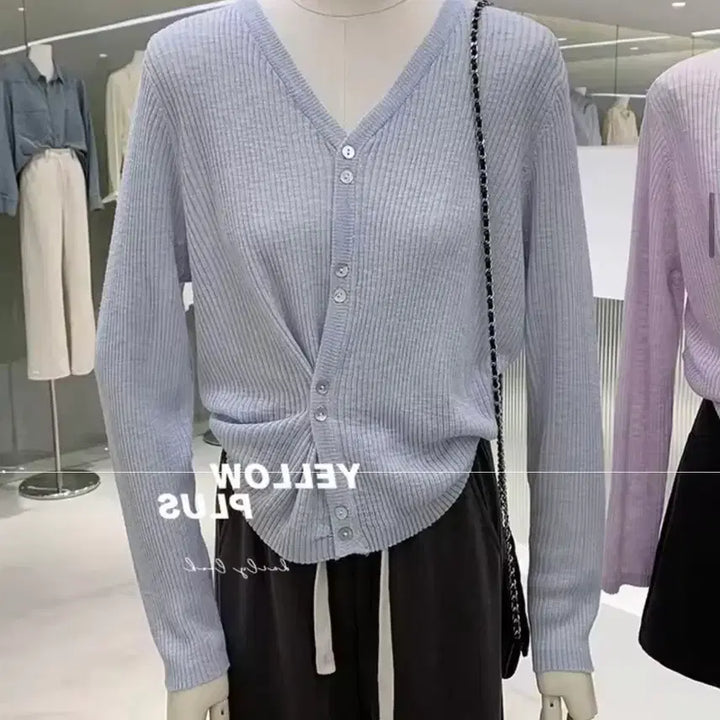 [BUNJANG] V-Neck Sky Blue Cardigan / 브이넥 하늘색 가디건 배송비포함 만원