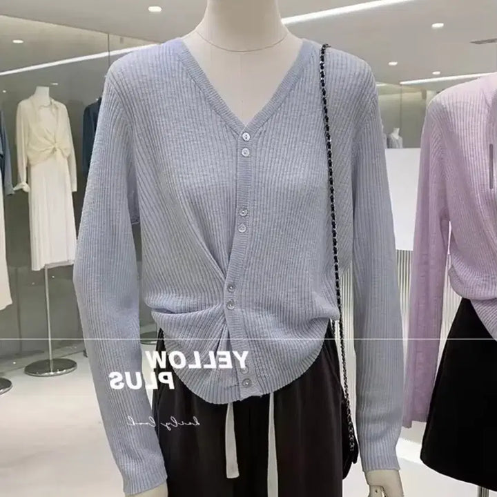 [BUNJANG] V-Neck Sky Blue Cardigan / 브이넥 하늘색 가디건 배송비포함 만원