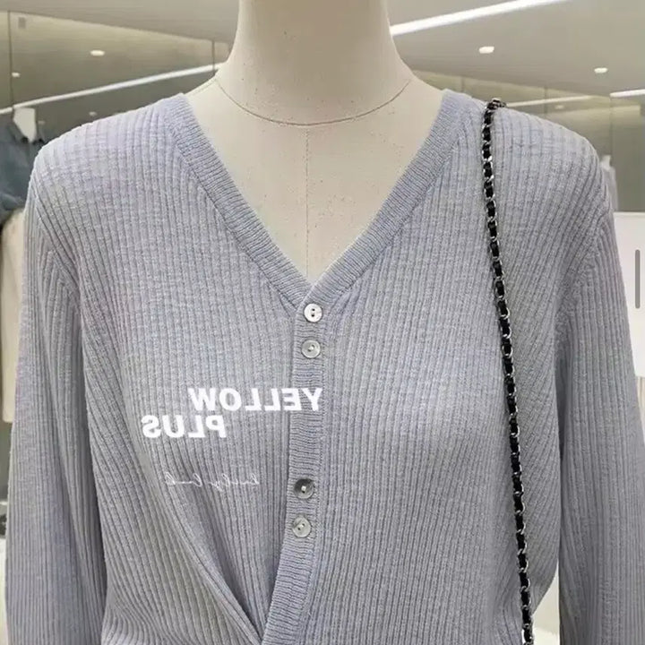 [BUNJANG] V-Neck Sky Blue Cardigan / 브이넥 하늘색 가디건 배송비포함 만원