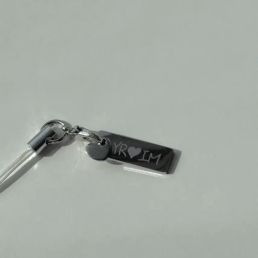 [BUNJANG] Custom Engraved Stainless Steel Initial Keyring / [각인가능] 써지컬 기념일 생일 선물 별자리 이니셜 각인 키링 열쇠고리