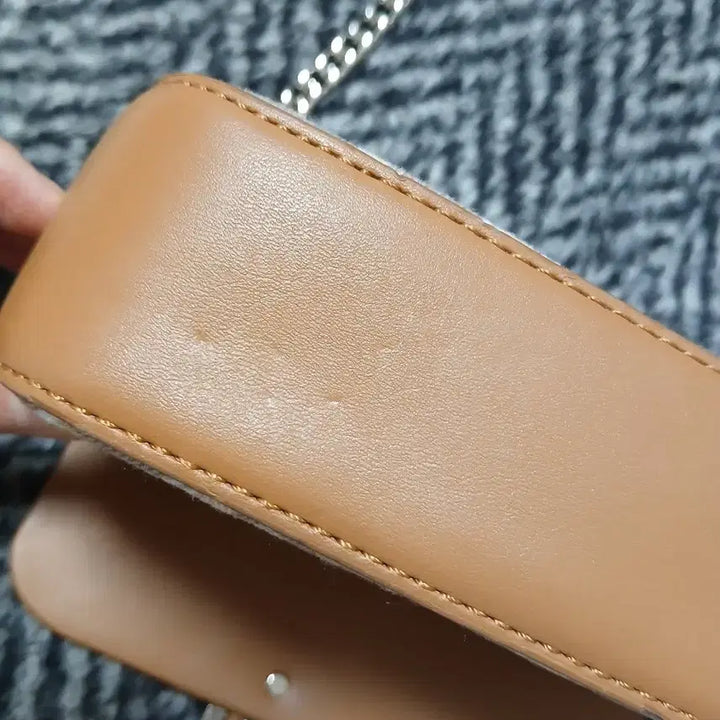 [BUNJANG] Praha Brown Leather Micro Mini Shoulder Bag / 프라하 브라운 바게트 체인 레더 마이크로 미니 러기드 숄더백/크로스백