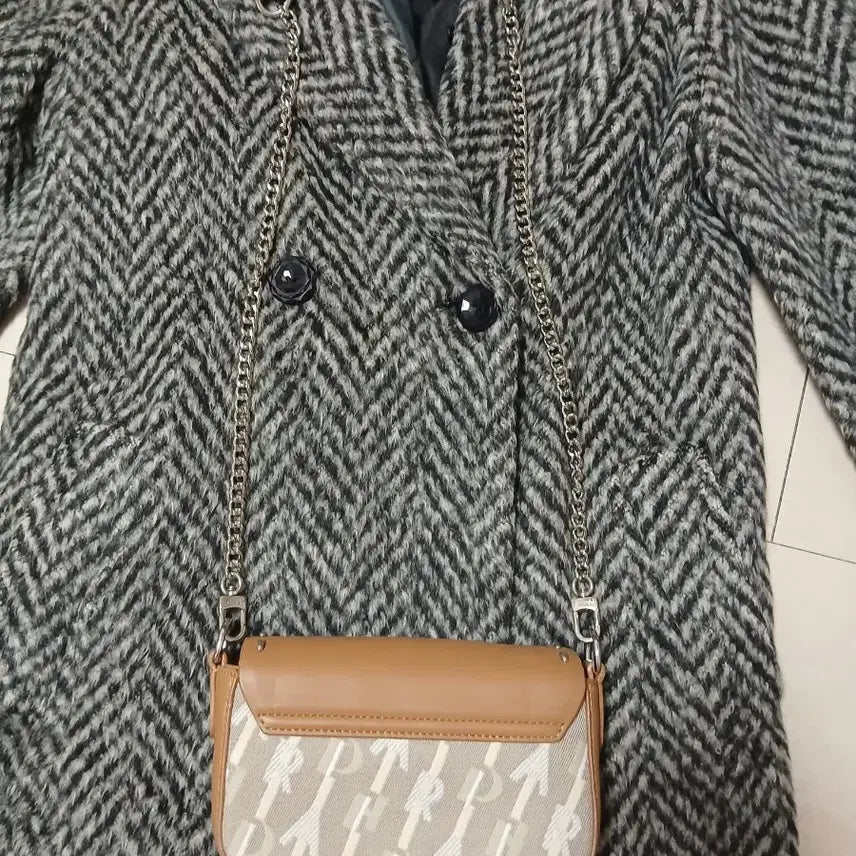 [BUNJANG] Praha Brown Leather Micro Mini Shoulder Bag / 프라하 브라운 바게트 체인 레더 마이크로 미니 러기드 숄더백/크로스백
