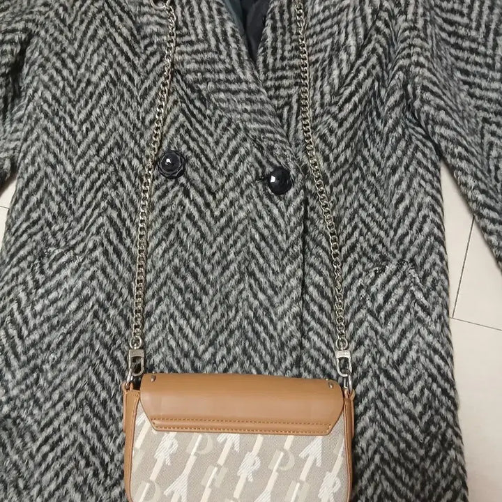 [BUNJANG] Praha Brown Leather Micro Mini Shoulder Bag / 프라하 브라운 바게트 체인 레더 마이크로 미니 러기드 숄더백/크로스백