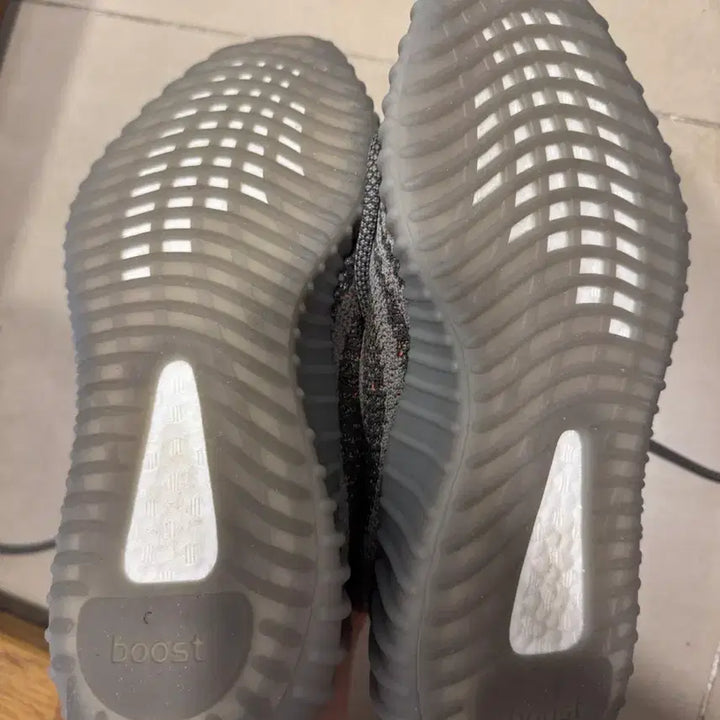 [BUNJANG] Adidas Yeezy Boost 350 V2 Beluga Sneakers / 아디다스 이지부스트 350 V2 벨루가