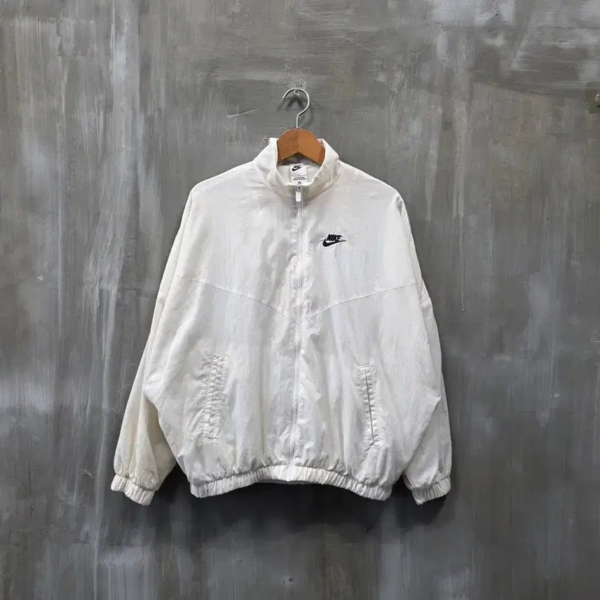 [BUNJANG] Nike Oversized Windbreaker Jacket (Women&