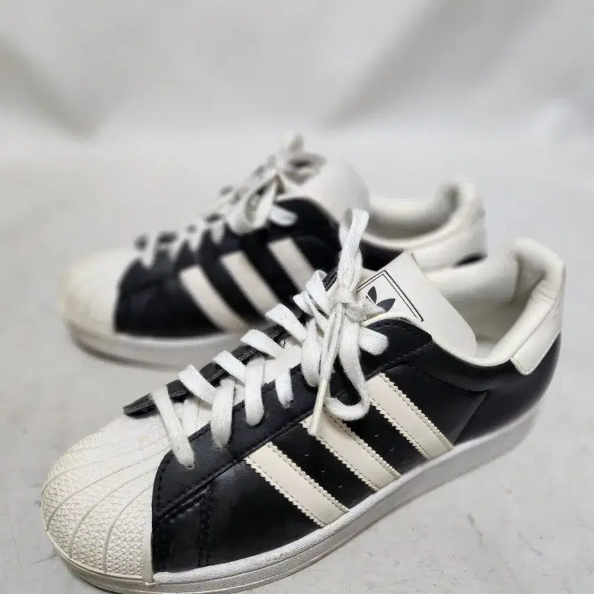 [BUNJANG] Adidas Superstar Black/White Sneakers / 235 아디다스 슈퍼스타 블랙 / 화이트 스니커즈