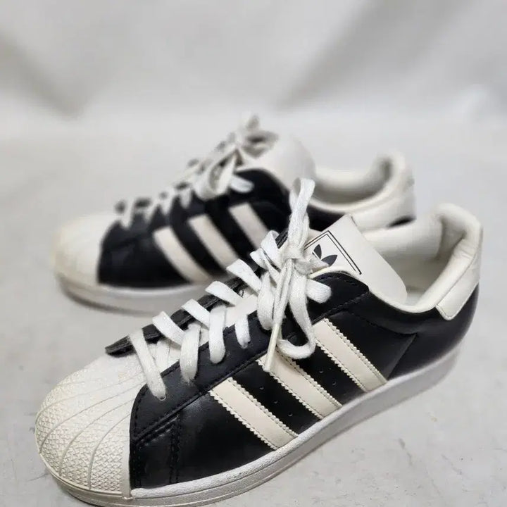[BUNJANG] Adidas Superstar Black/White Sneakers / 235 아디다스 슈퍼스타 블랙 / 화이트 스니커즈