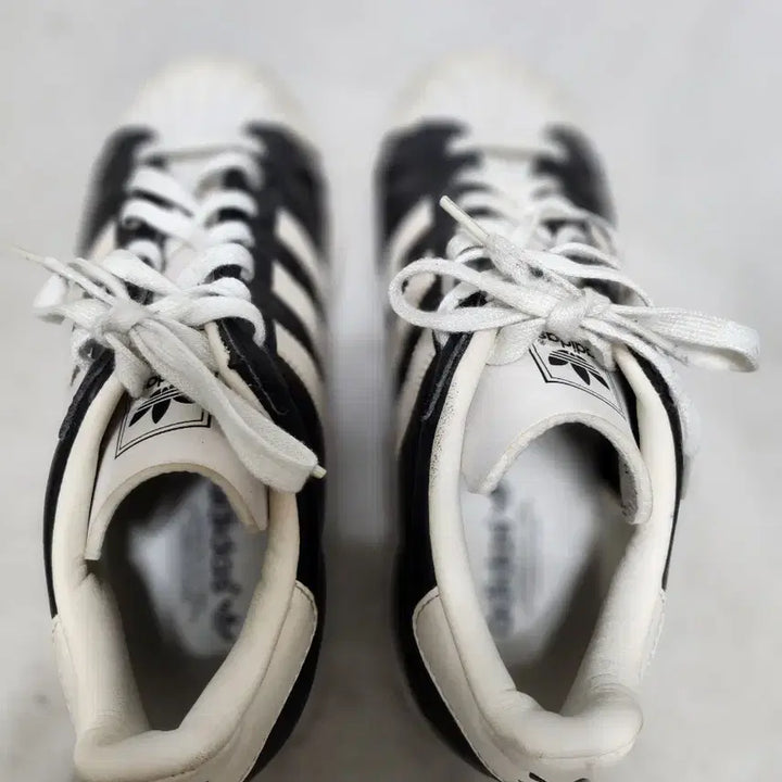 [BUNJANG] Adidas Superstar Black/White Sneakers / 235 아디다스 슈퍼스타 블랙 / 화이트 스니커즈