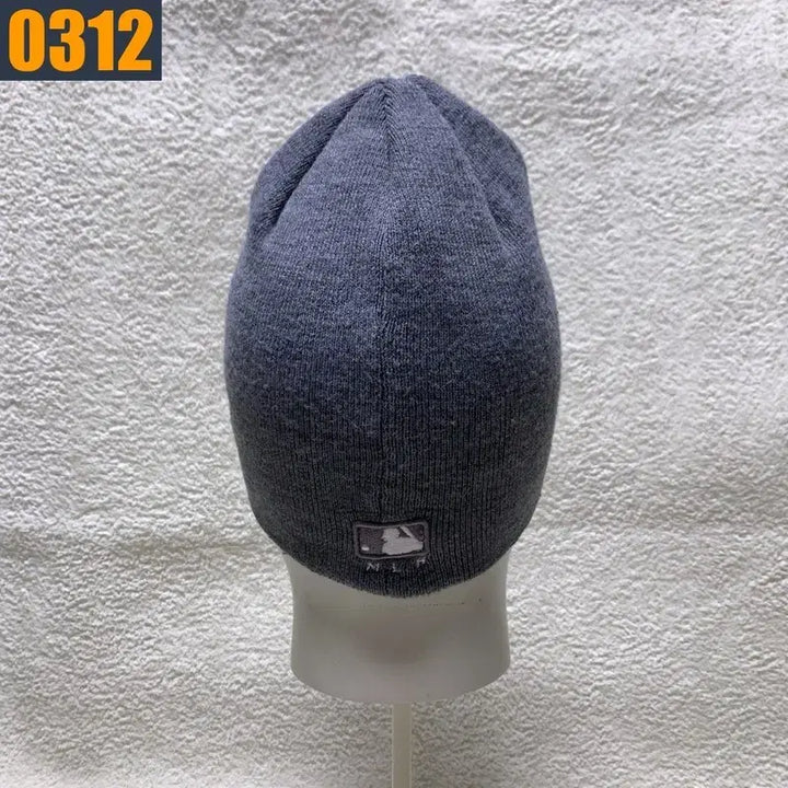 [BUNJANG] MLB B Logo Gray Beanie / MLB 엠엘비 B 로고 회색 비니
