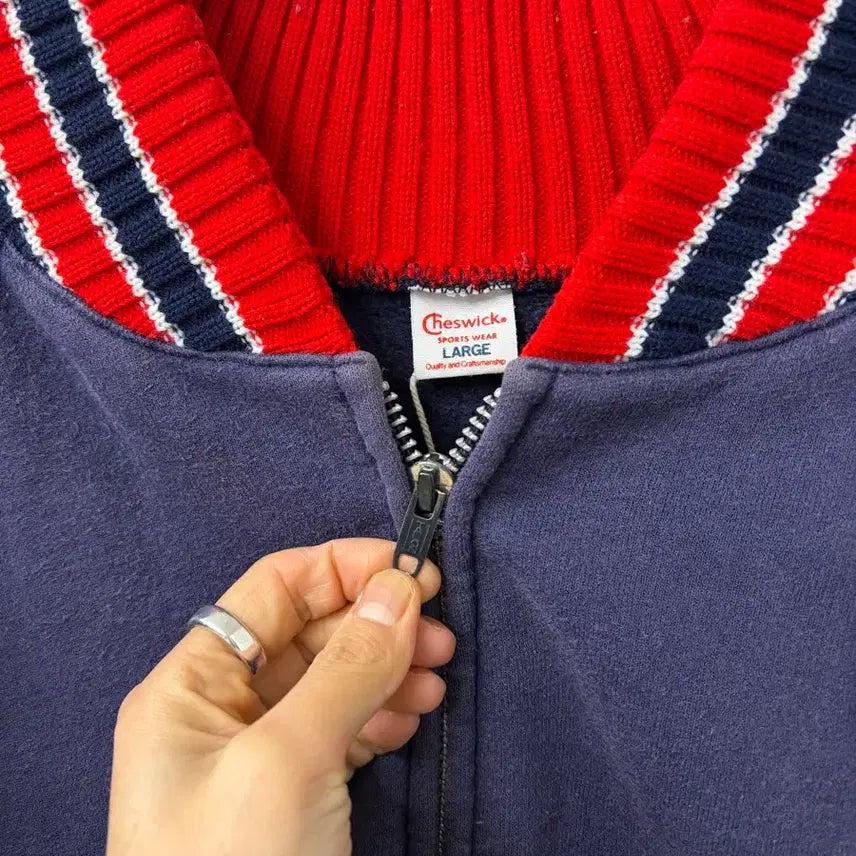 [SOLD OUT] 90-00s CHESWICK by TOYO ENTERPRISE Sweat