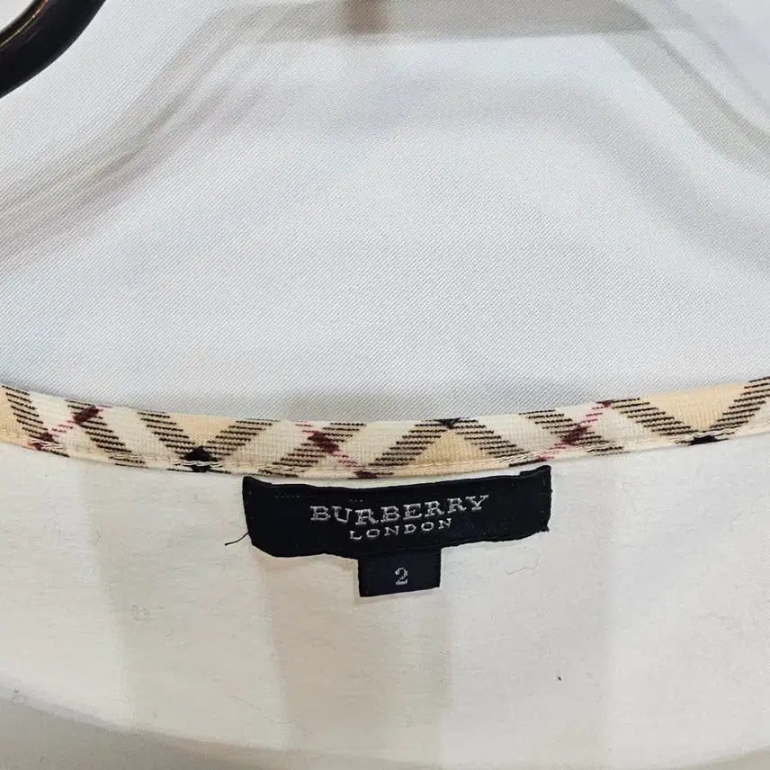 [BUNJANG] Burberry White Check Point T-Shirt / 버버리 화이트 체크 포인트  티셔츠
