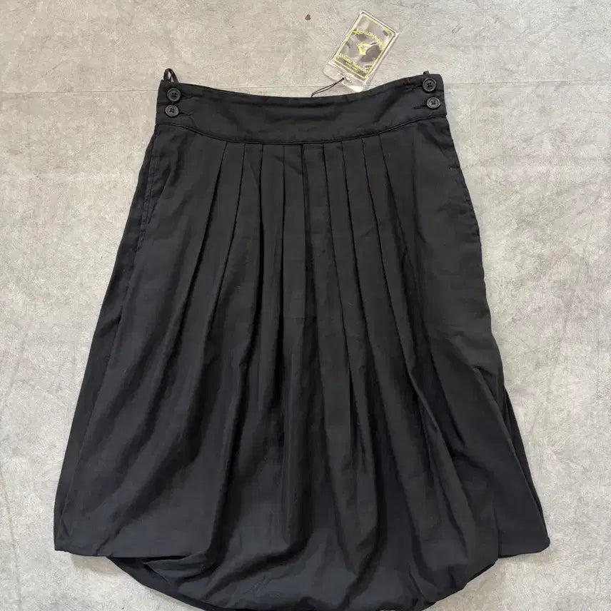 [SOLD OUT] Vivienne Westwood 비비안웨스트우드 블랙 펌킨 스커트