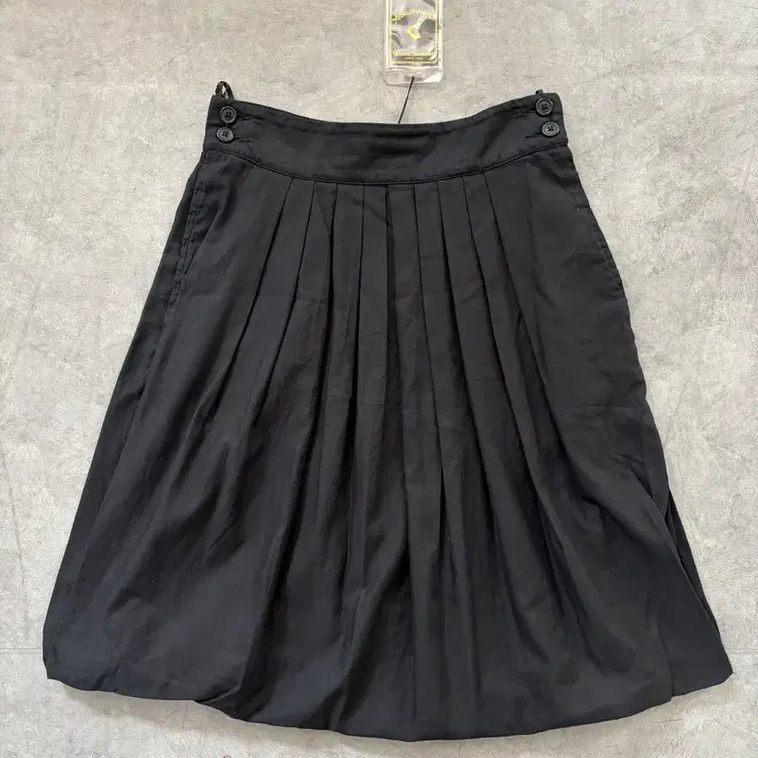 [SOLD OUT] Vivienne Westwood 비비안웨스트우드 블랙 펌킨 스커트