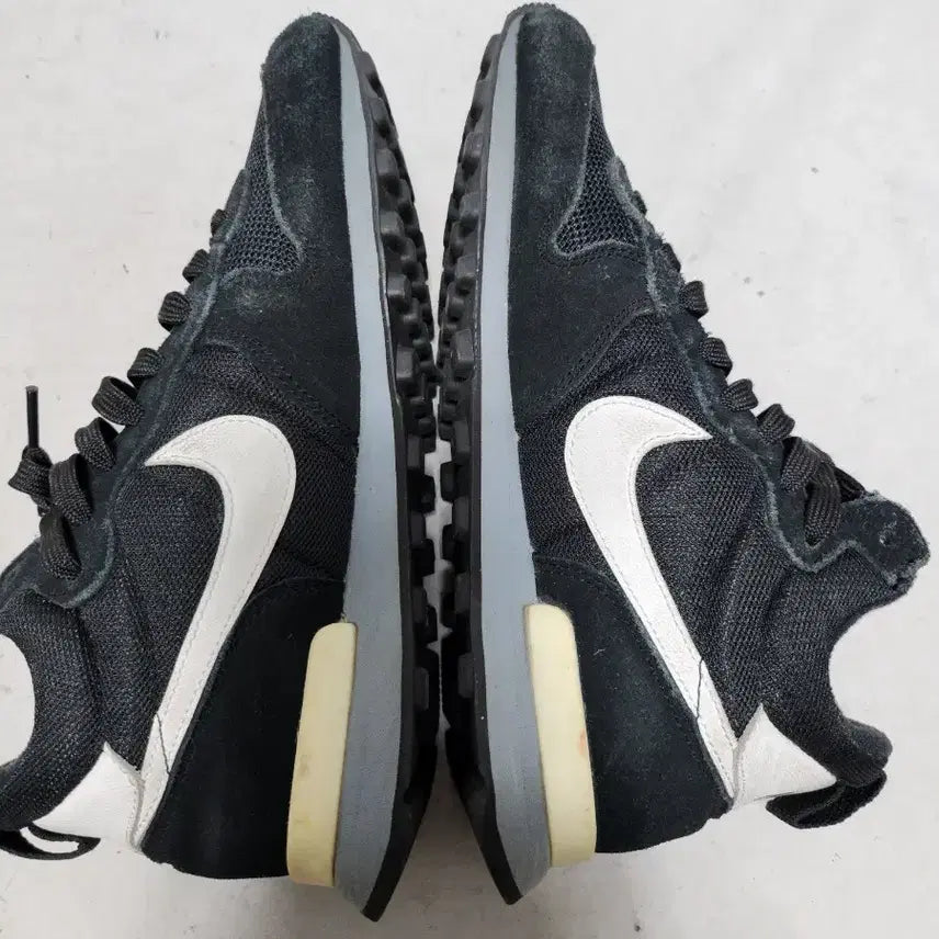 [BUNJANG] Nike Black Sneakers / 235 나이키 블랙 운동화 스니커즈