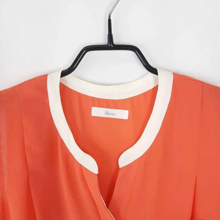 [BUNJANG] Roem Sleeveless Chiffon Blouse 55 / 로엠 넥배색 쉬폰 민소매블라우스 55