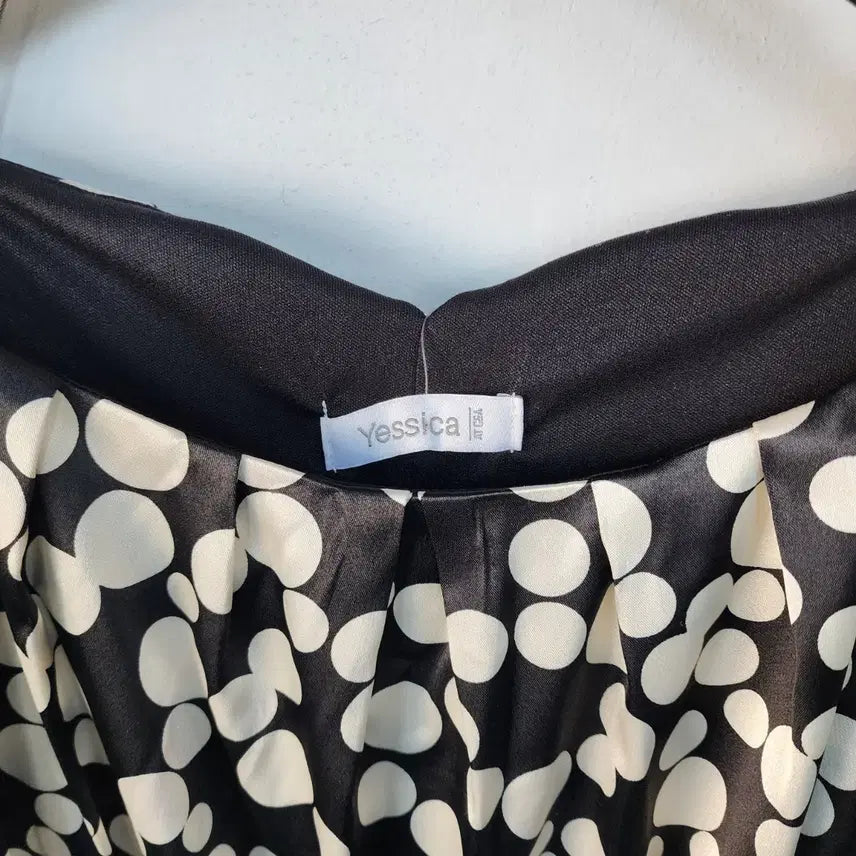 [BUNJANG] Yessica Sleeveless Dot Pattern Long Dress / Yessica 땡땡이 패턴 민소매 롱 원피스