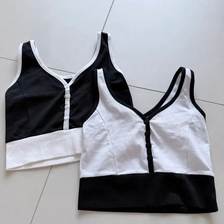 [BUNJANG] V-Neck Button Crop Top / 배색 브이넥 버튼 크롭탑 블랙/화이트 새상품