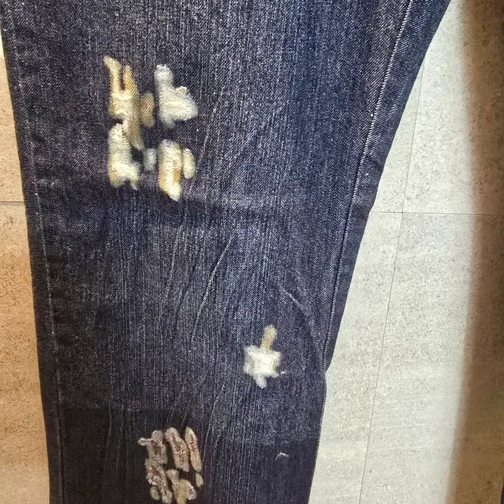 [BUNJANG] GIRBAUD Denim Pants / GIRBAUD 데미지 데님 팬츠. 미착.