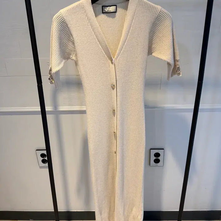 [BUNJANG] V-Neck Slim Fit Knit Dress / 골지 니트 브이넥 슬림핏 원피스