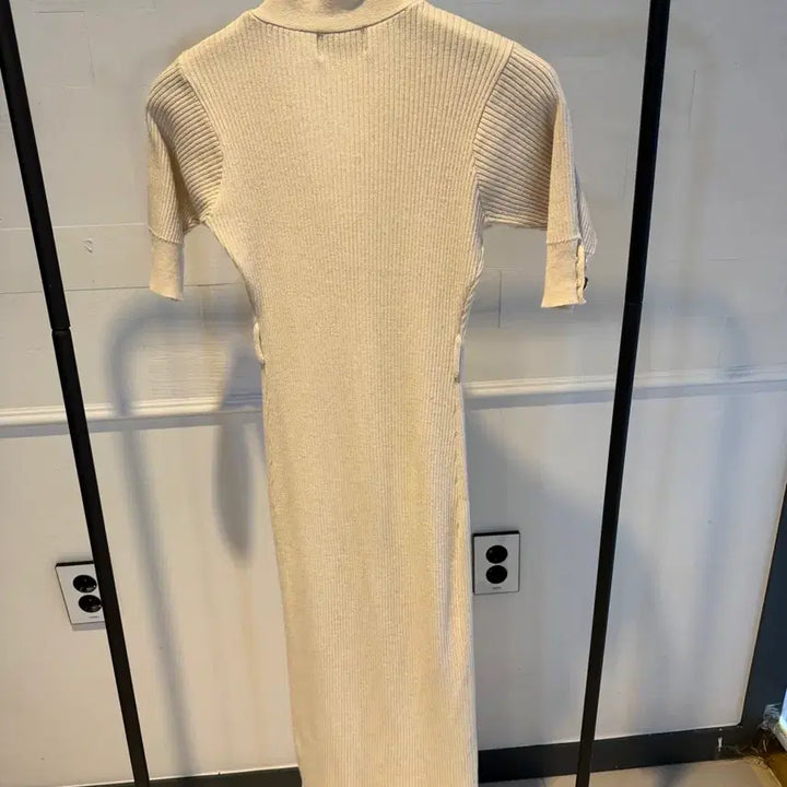 [BUNJANG] V-Neck Slim Fit Knit Dress / 골지 니트 브이넥 슬림핏 원피스