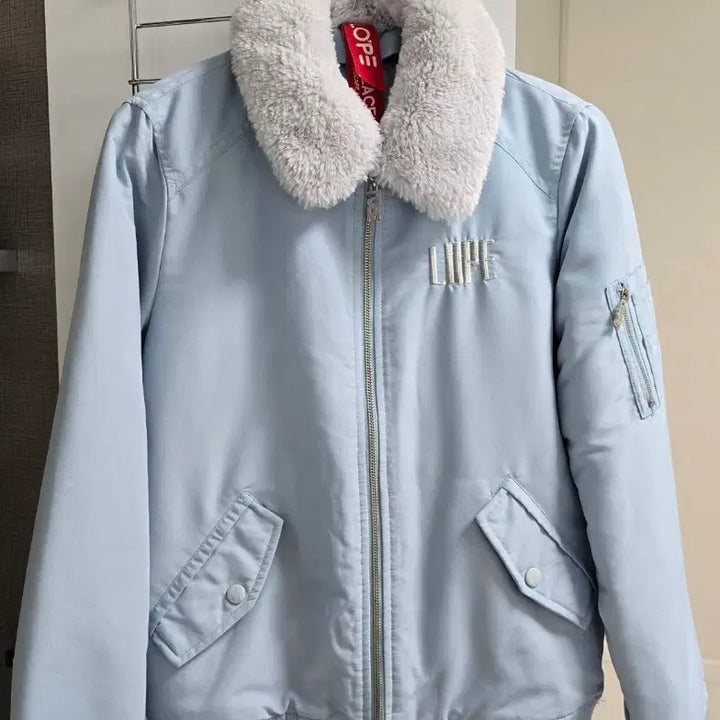 [BUNJANG] Unbranded Sky Blue Quilted Varsity Padded Jacket / 퍼 누빔 바시티 패딩 자켓(색상 하늘색.귀여워요~)