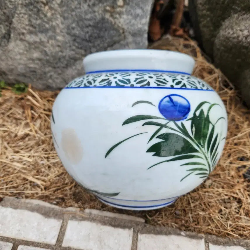 [BUNJANG] Celadon Porcelain Peony Jar / 외사기 목단항아리
