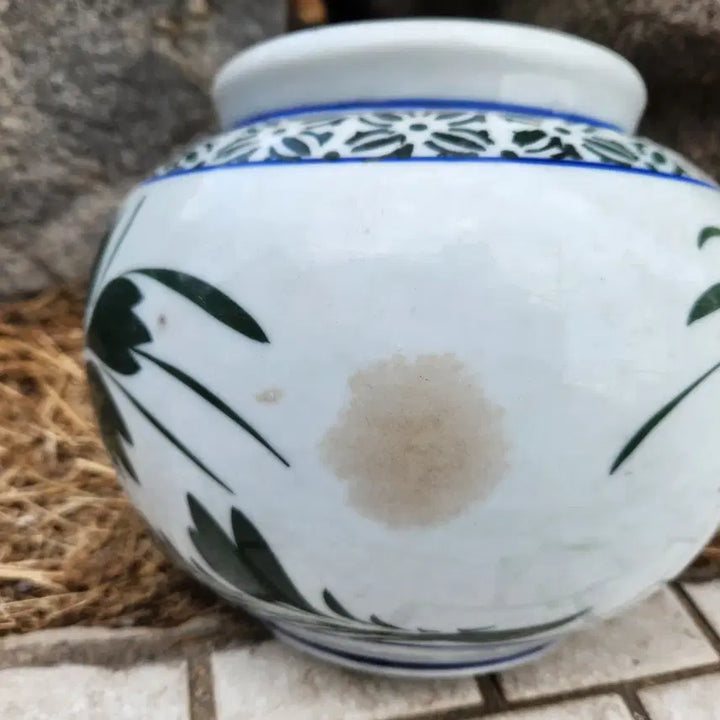 [BUNJANG] Celadon Porcelain Peony Jar / 외사기 목단항아리
