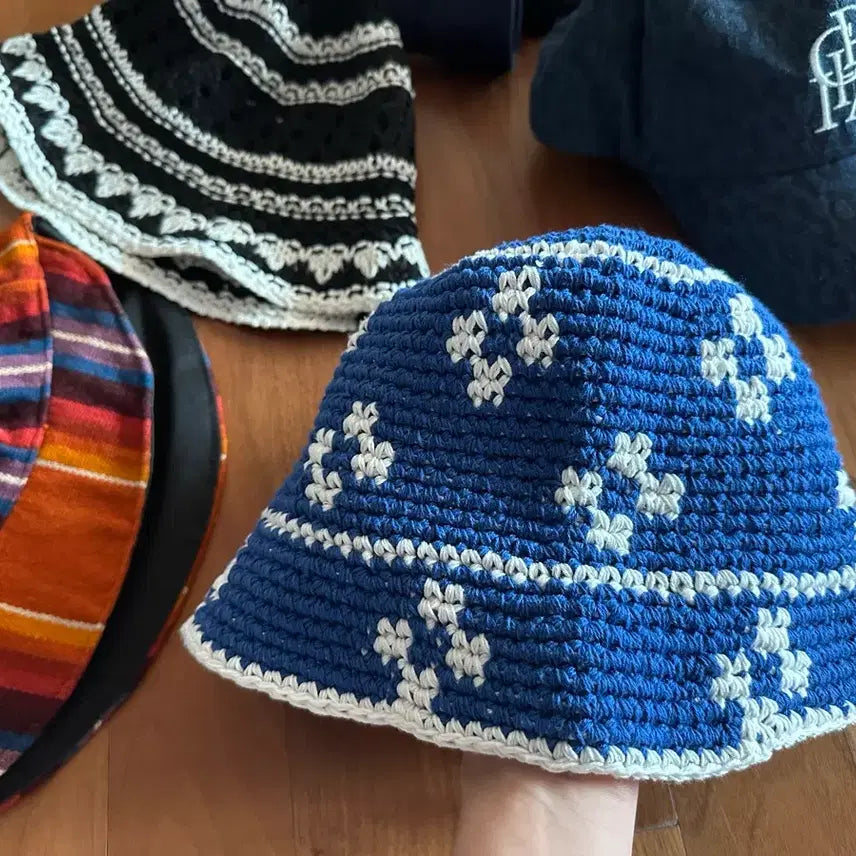 [BUNJANG] Handmade Knit Bucket Hat Blue/White / 핸드메이드 뜨개 모자 파랑/흰색 벙거지 버킷햇