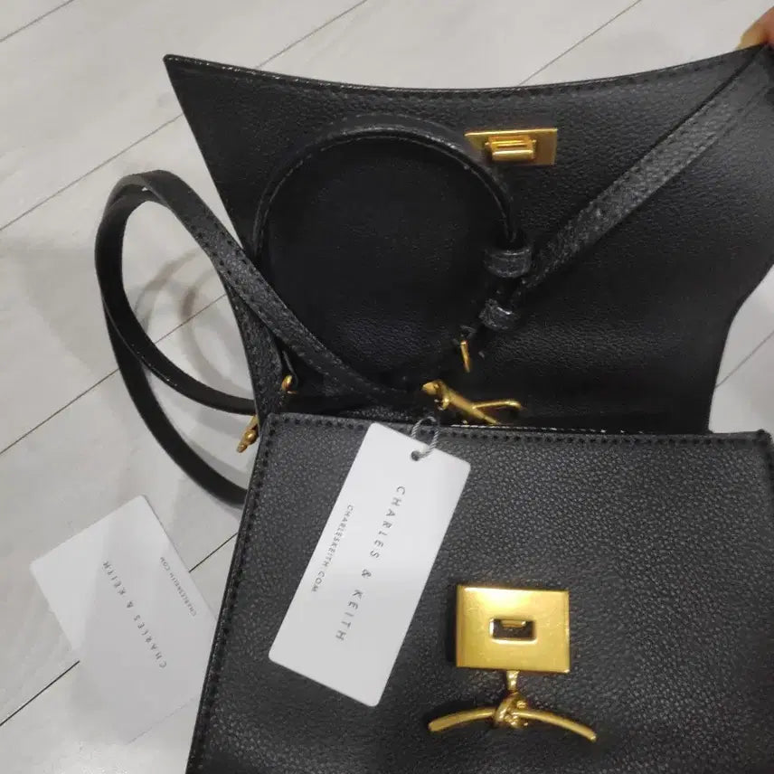 [BUNJANG] Charles &amp; Keith Top Handle Tote Bag / 찰스앤키스 블랙 탑 핸들 가방 토트백