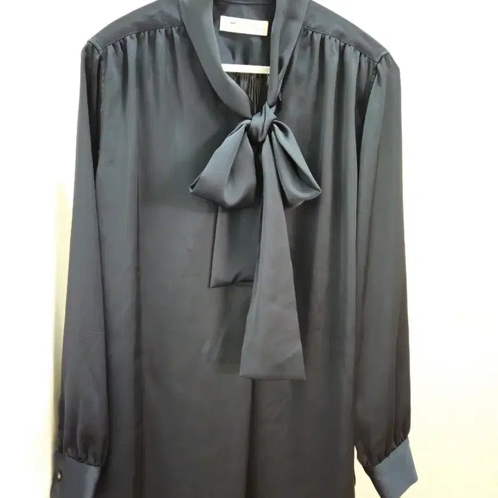 [BUNJANG] Makers Shirt Kamakura Navy Ribbon Blouse / 메이커즈 셔츠 가마쿠라 네이비 리본 블라우스