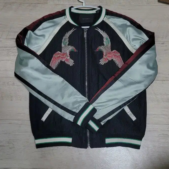 [BUNJANG] Embroidered Souvenir Jacket / 제팬 스카잔