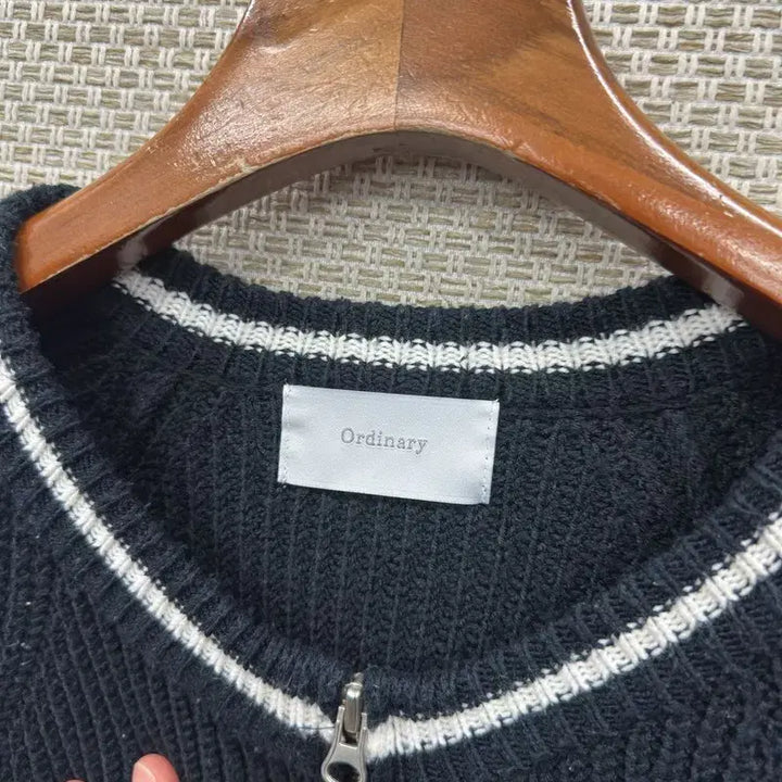 [BUNJANG] Vintage Oreo Knit Zip-Up Cardigan / 빈티지 오레오 니트 집업 가디건 100 M13542