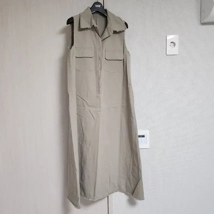 [BUNJANG] Khaki Sleeveless Long Dress / 카키색 민소매 롱 원피스
