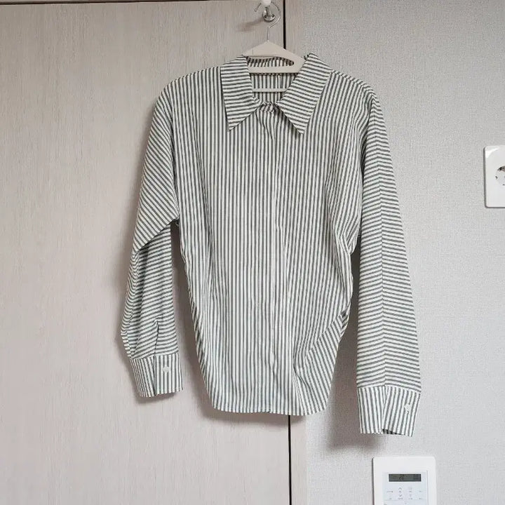 [BUNJANG] Striped Long Sleeve Shirt / 스트라이프 긴팔 셔츠 그린/블랙