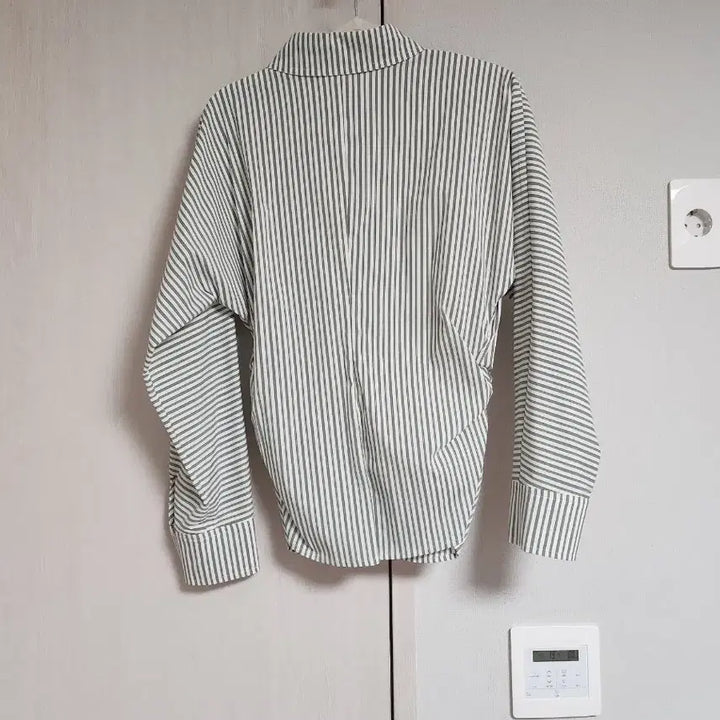 [BUNJANG] Striped Long Sleeve Shirt / 스트라이프 긴팔 셔츠 그린/블랙