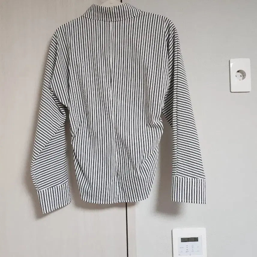 [BUNJANG] Striped Long Sleeve Shirt / 스트라이프 긴팔 셔츠 그린/블랙