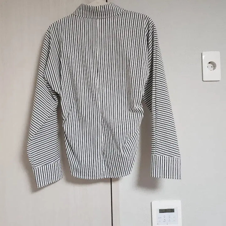 [BUNJANG] Striped Long Sleeve Shirt / 스트라이프 긴팔 셔츠 그린/블랙