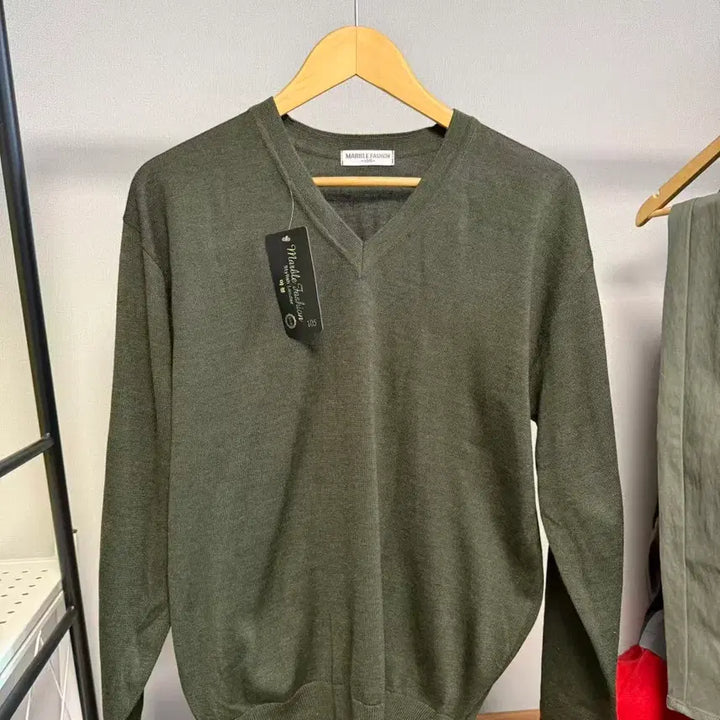 [BUNJANG] Marvel Fashion V-Neck Knit Sweater / 마블패션 V넥 니트 새상품 / 100~105사이즈