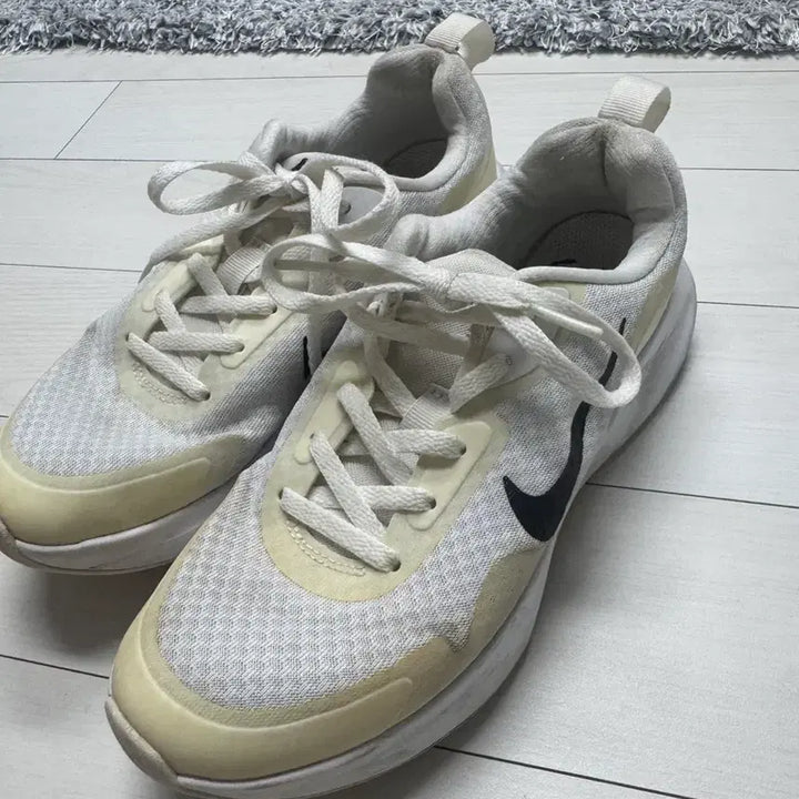 [SOLD OUT] 나이키 웨어올데이 화이트 우먼스 235