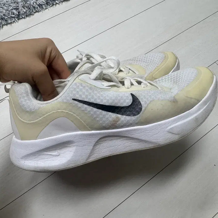 [SOLD OUT] 나이키 웨어올데이 화이트 우먼스 235