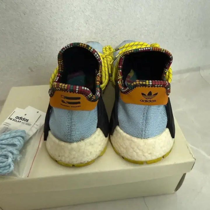 [BUNJANG] Adidas Pharrell Humanrace Sky Blue EE7681 / 아디다스 퍼렐 휴먼레이스 스카이블루 EE7681 230