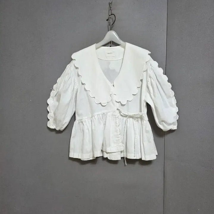 [BUNJANG] White V-Neck Wrap Blouse / 브이넥 큰카라 화이트 랩블라우스 F  n3267