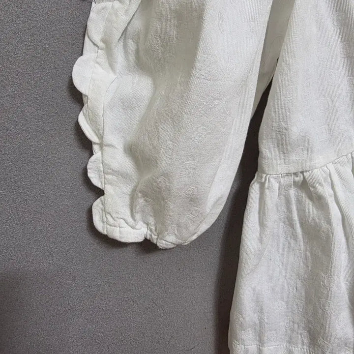 [BUNJANG] White V-Neck Wrap Blouse / 브이넥 큰카라 화이트 랩블라우스 F  n3267