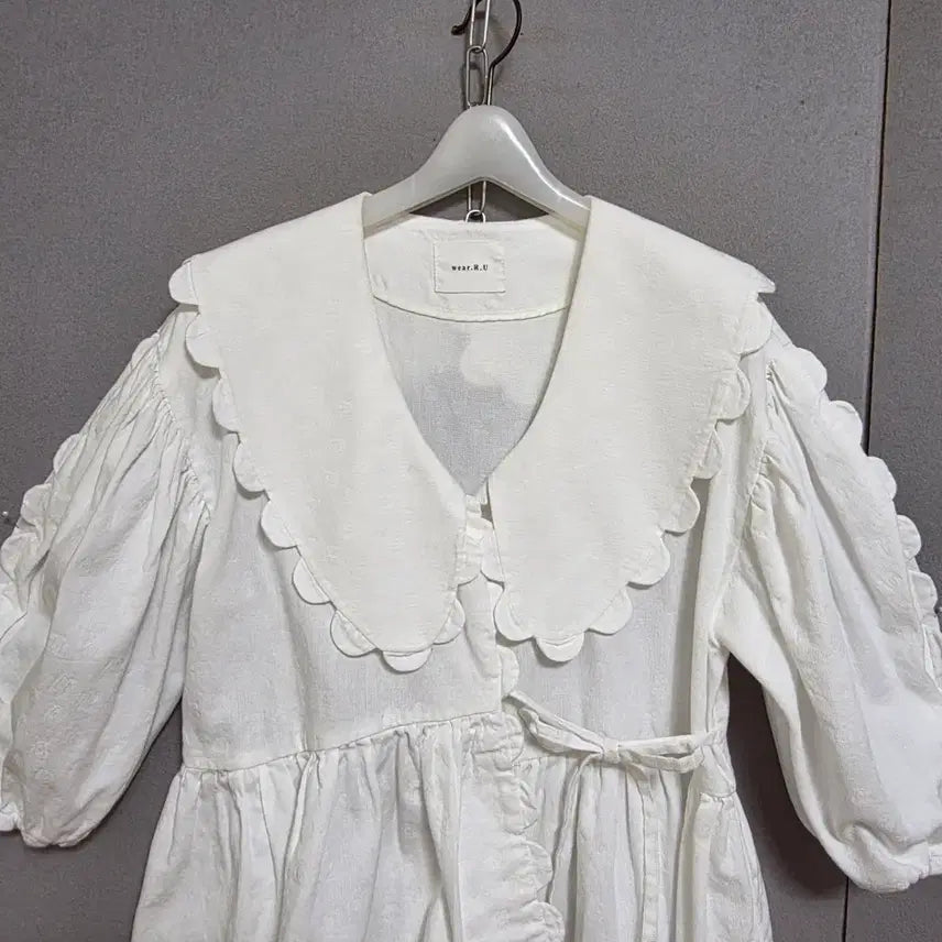 [BUNJANG] White V-Neck Wrap Blouse / 브이넥 큰카라 화이트 랩블라우스 F  n3267