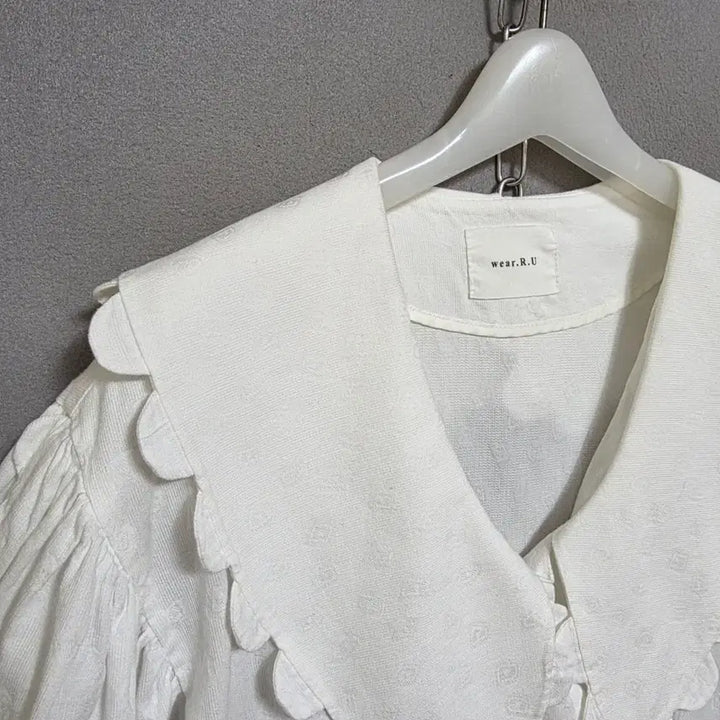 [BUNJANG] White V-Neck Wrap Blouse / 브이넥 큰카라 화이트 랩블라우스 F  n3267